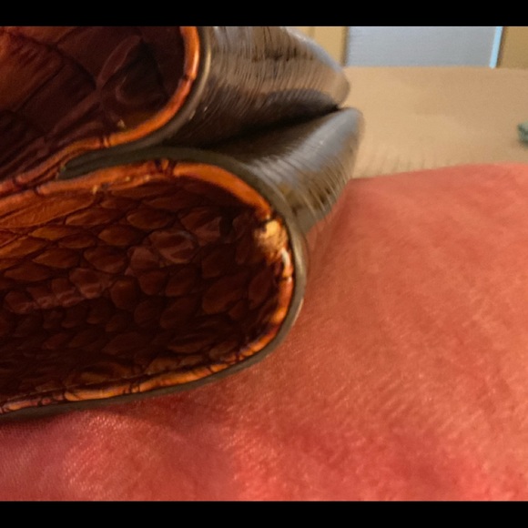 Guess patent leather handbag. Limited edition; used a few times. - Picture 4 of 5